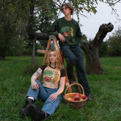 Apple: Crewneck in Avocado